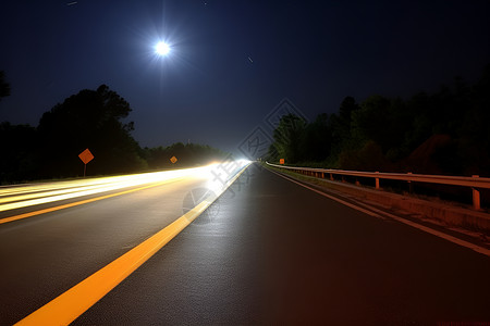 后刹车灯夜幕下一条长长的公路背景