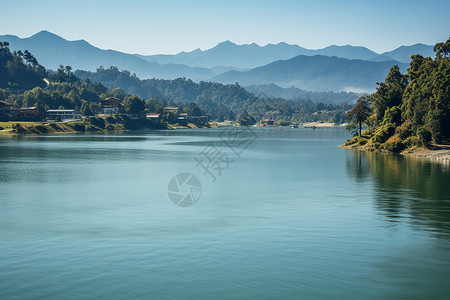 美丽的流动湖泊背景图片