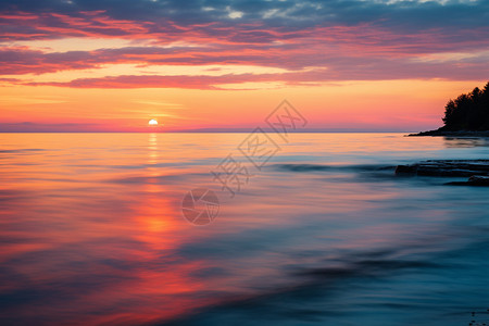 海上的夕阳背景图片