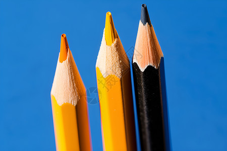三支铅笔学校用品铅芯高清图片