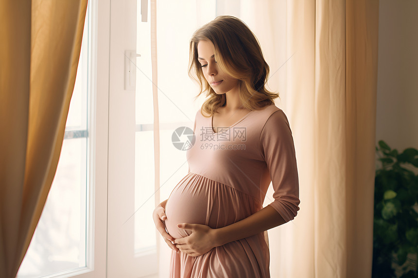 孕育儿童的孕妇图片