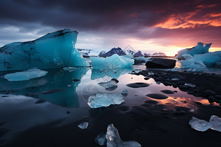 夕阳下的冰川美景背景图片