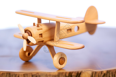 木制的飞行飞机背景图片