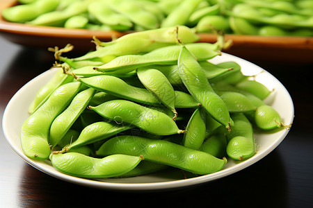 美味的毛豆煮熟的豆子高清图片