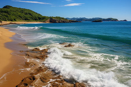 碧波滔滔的海滩背景