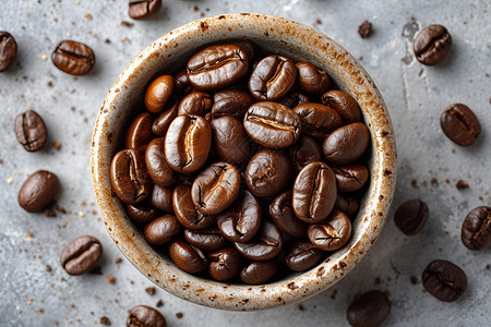 碗中堆放的咖啡豆背景图片