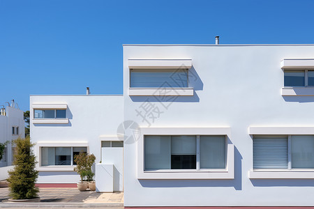 白色的房子蓝天下的白色建筑背景