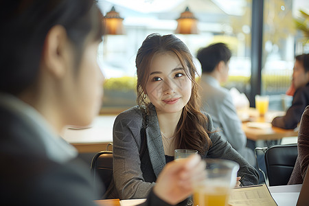 吃饭的女士背景图片