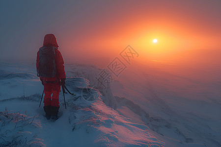 日出山顶的登山者背景图片