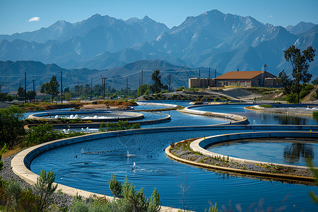 群山下的废水池背景