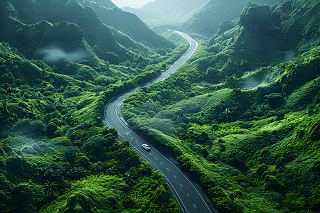 山间的公路山路八车道高清图片