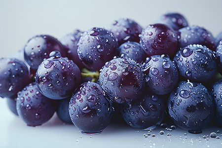 诱人的紫色葡萄背景图片