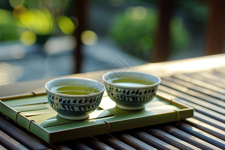 简易茶盘茶托上的两杯茶背景