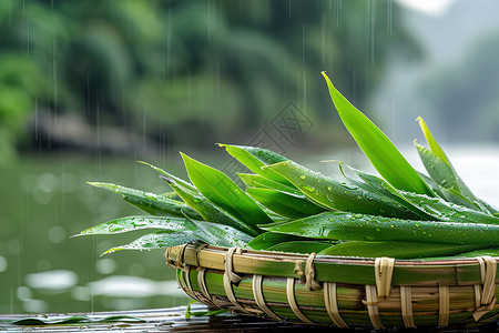 编篮子水面上的粽叶背景