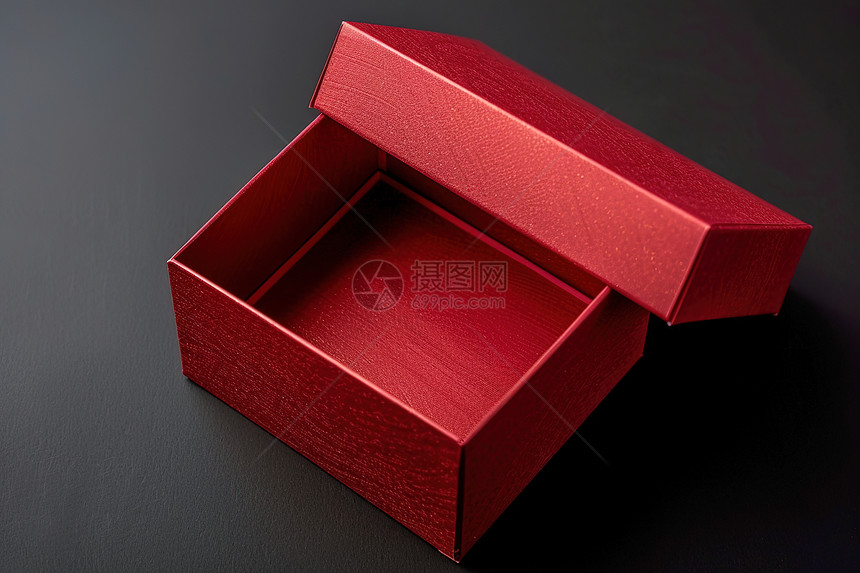 一只红盒子图片