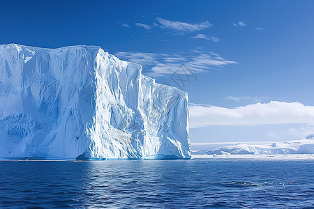 蓝天下的冰山高清图片