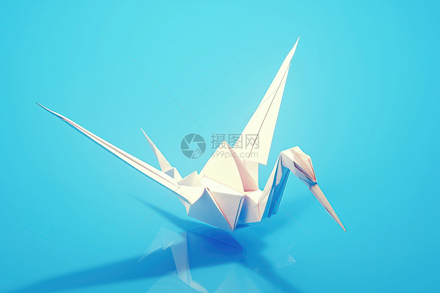 一片白色的纸鹤图片