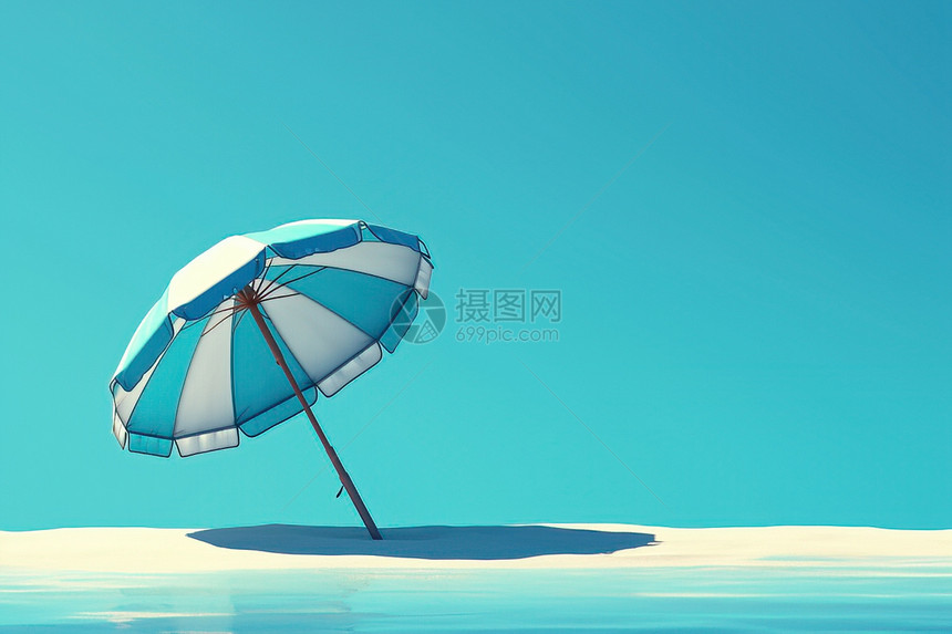 沙滩上蓝白相间的遮阳伞图片