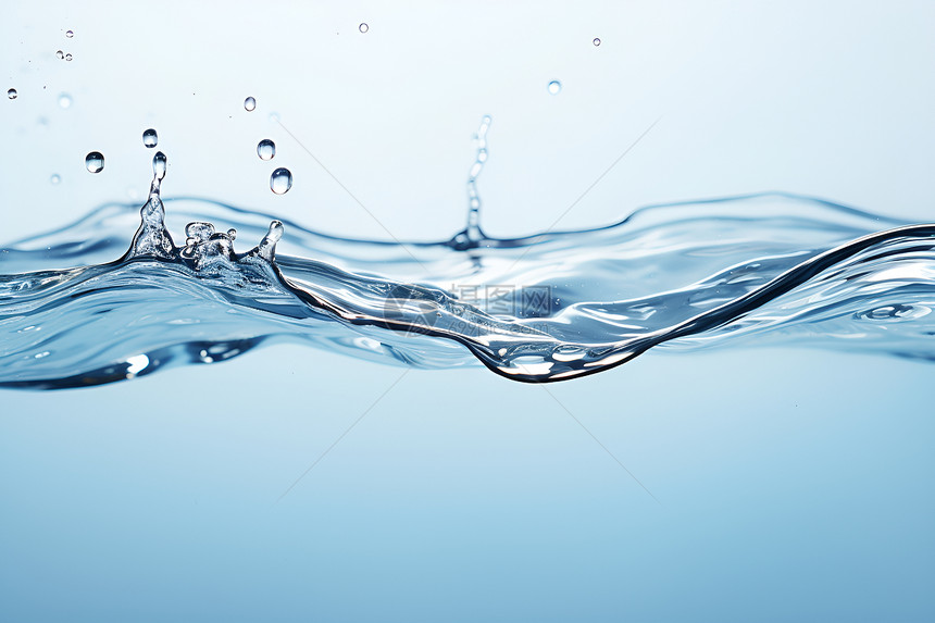 蓝色背景中的水滴图片