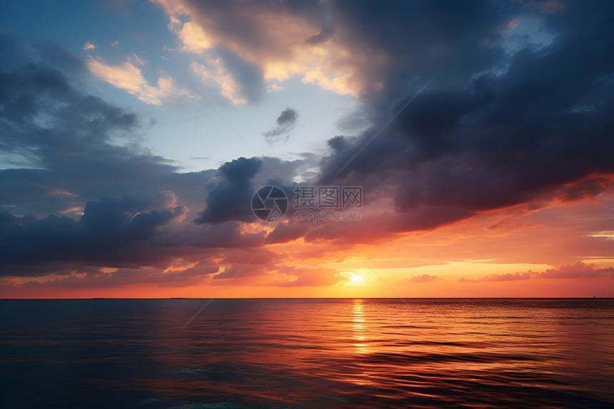 日落的美丽大海图片