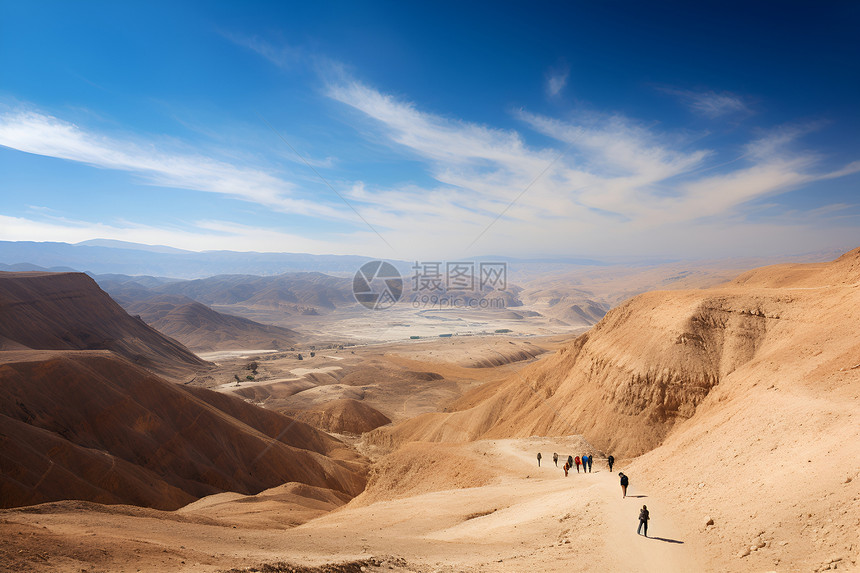 沙漠徒步旅行者图片