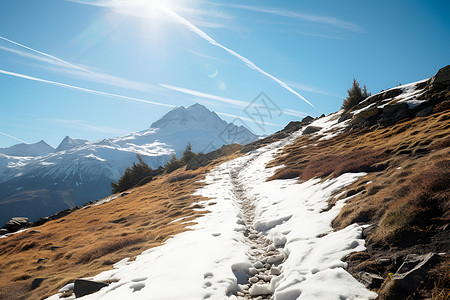 冻结冰高山上的雪景背景